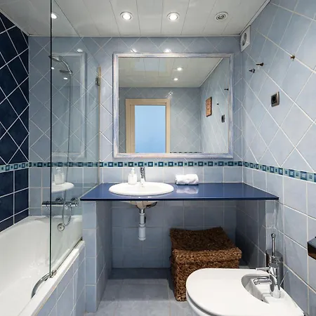 בית נופש House 5 Mins From מונטגאט
