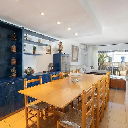 House 5 Mins From Holiday home *